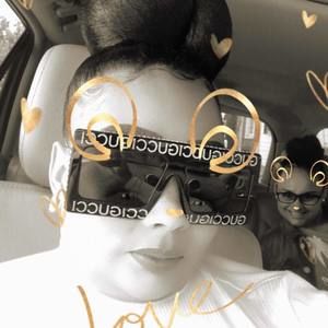 Meet your Posher, Amelia